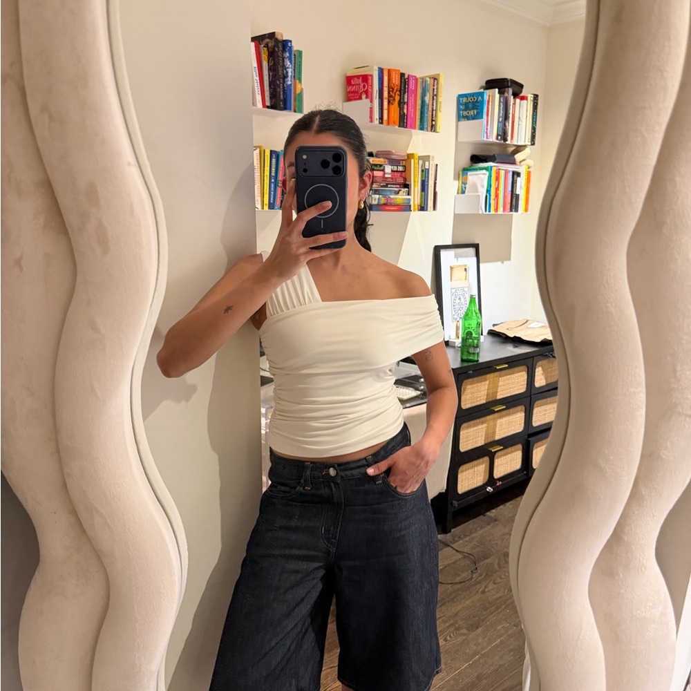 Abercrombie & Fitch Cream One-Shoulder Ruched Camisole